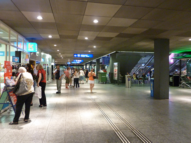 ベルン中央駅構内