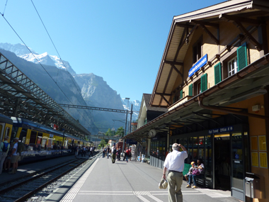 ラウターブルンネン駅