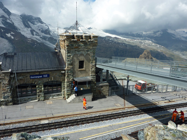 ゴルナーグラート登山鉄道駅